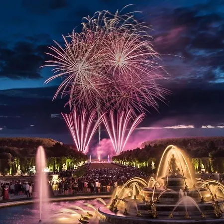 Noailles - - Ci - Tres Bel Pres Du Chateau * Versailles